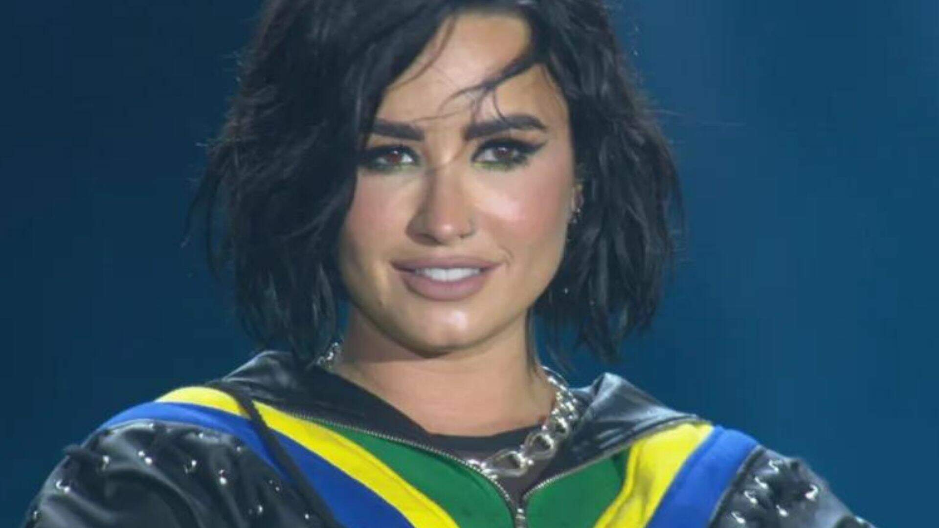 Demi Lovato pega fãs de surpresa ao divulgar vídeo especial em que demonstra ser brasileira de carteirinha