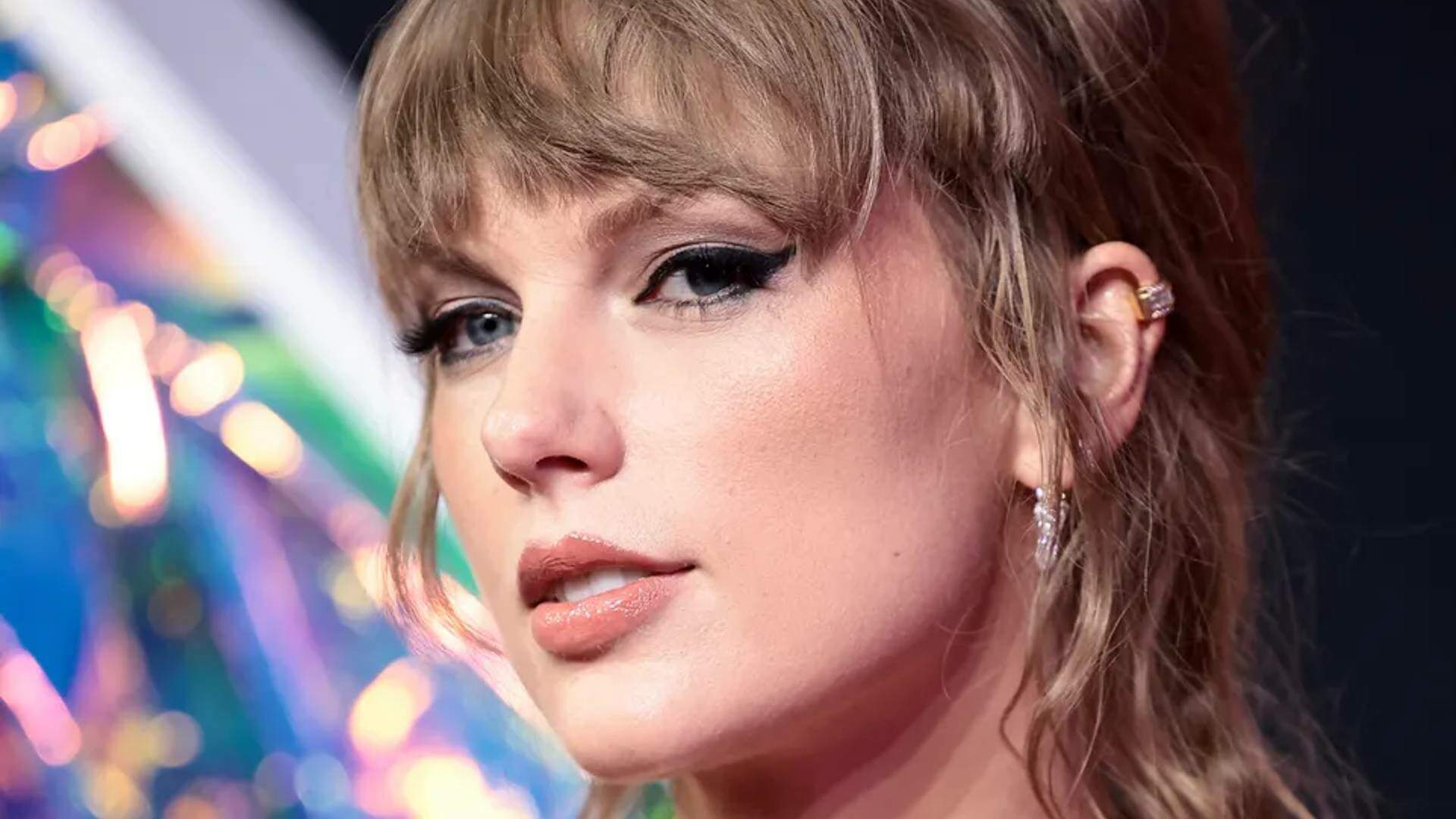 OLHA ELA! Taylor Swift rouba a cena no VMA 2023 e reações da cantora viralizam - Metropolitana FM