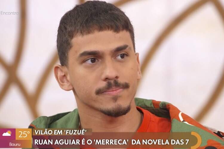 Ator Ruan Aguiar no 'Encontro' (Foto: Reprodução/TV Globo)