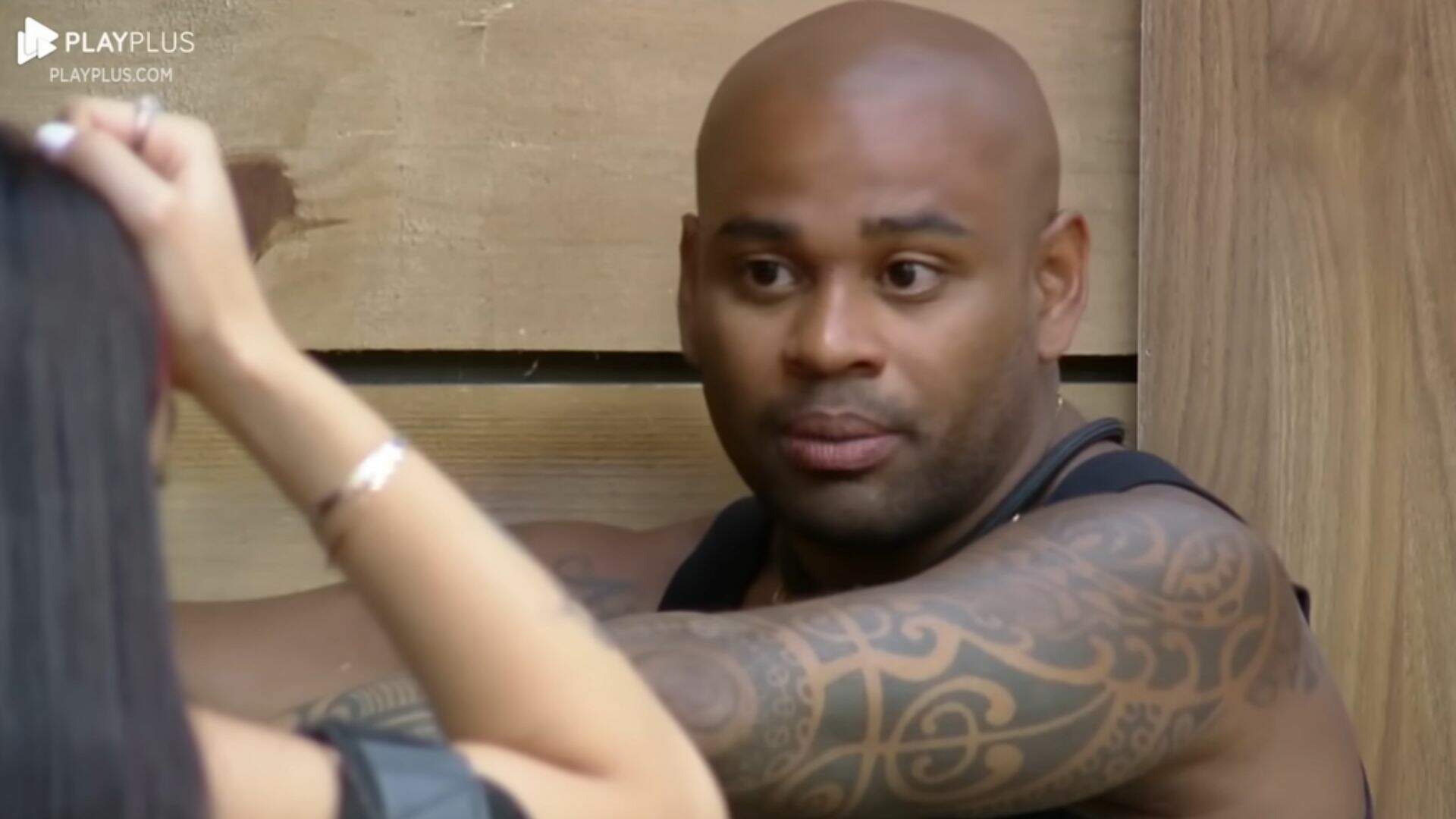A Fazenda 15: Cezar Black se irrita após peoa insinuar que Kally Fonseca é alcoólatra: “Para de falar isso” - Metropolitana FM