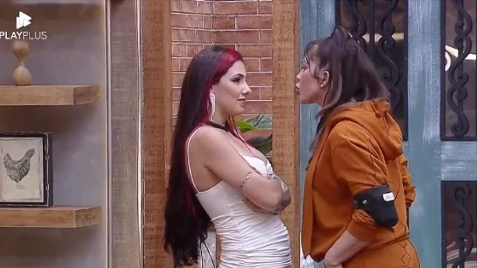 A Fazenda 15: Nadja Pessoa e Alícia X quebram o pau após dinâmica do Ferra Peão - Metropolitana FM