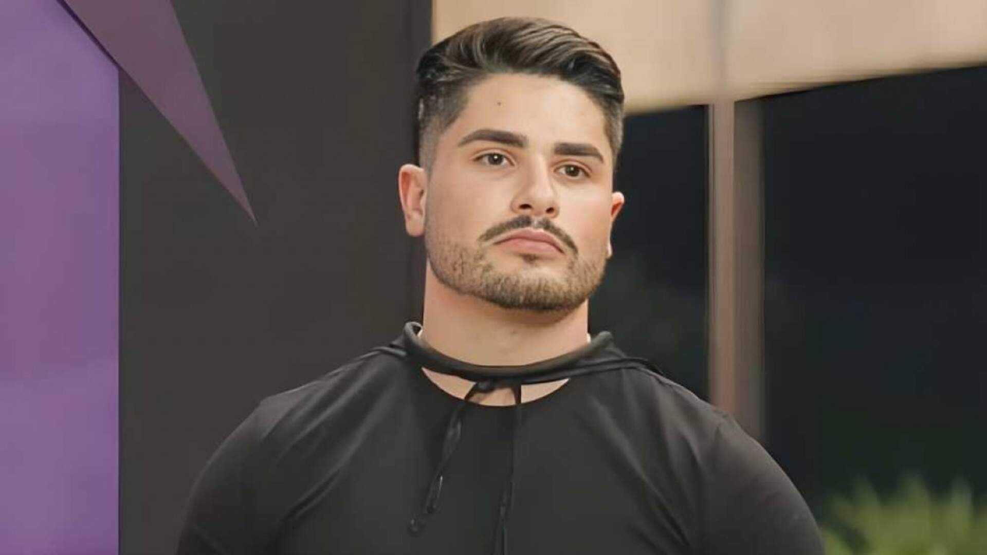 BOMBA: Lucas desiste oficialmente de ‘A Fazenda 15’ após conversa com diretor do reality show - Metropolitana FM