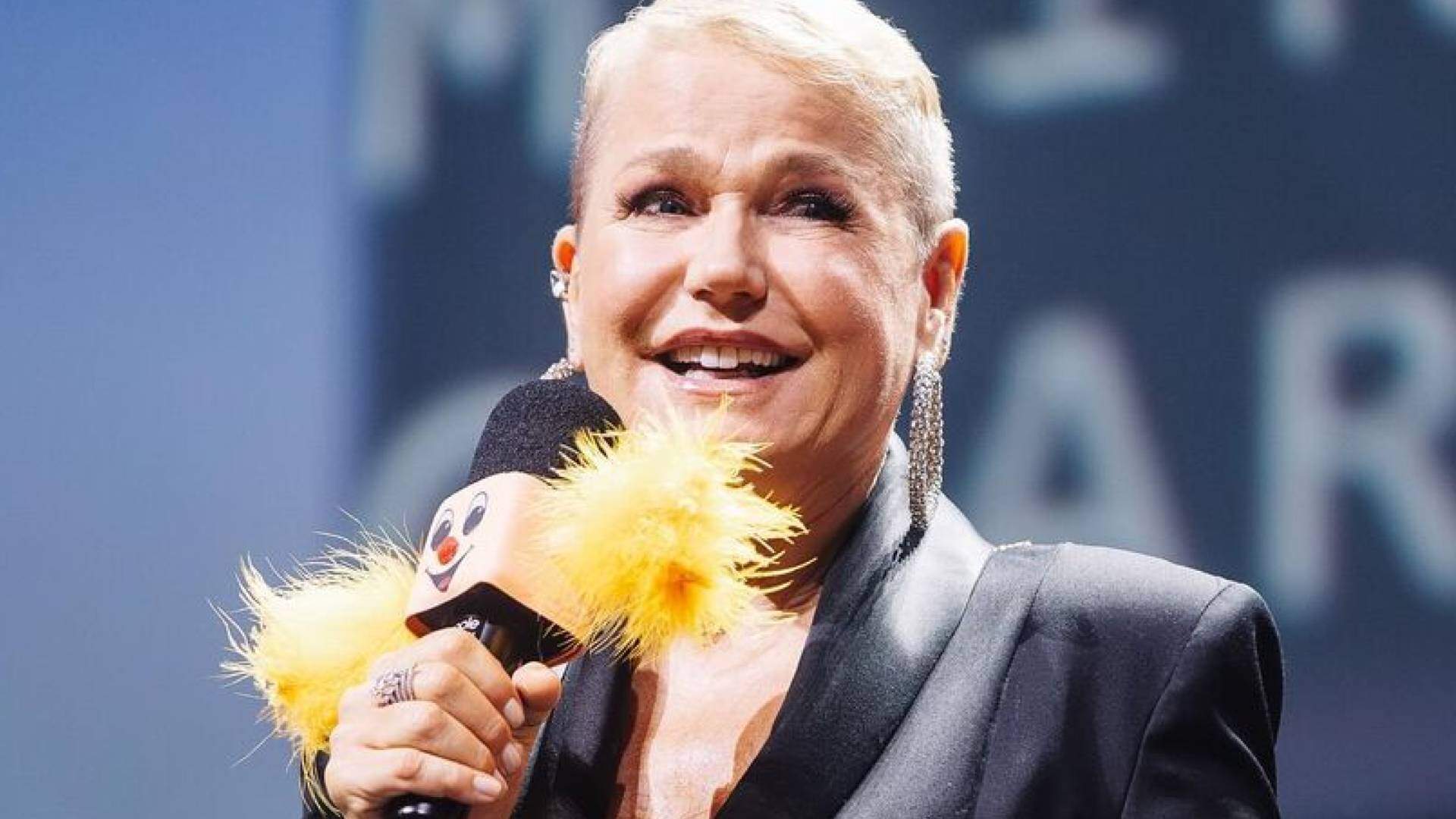 Xuxa cai no choro ao relembrar atitude polêmica que tinha como apresentadora infantil: “Desculpa” - Metropolitana FM