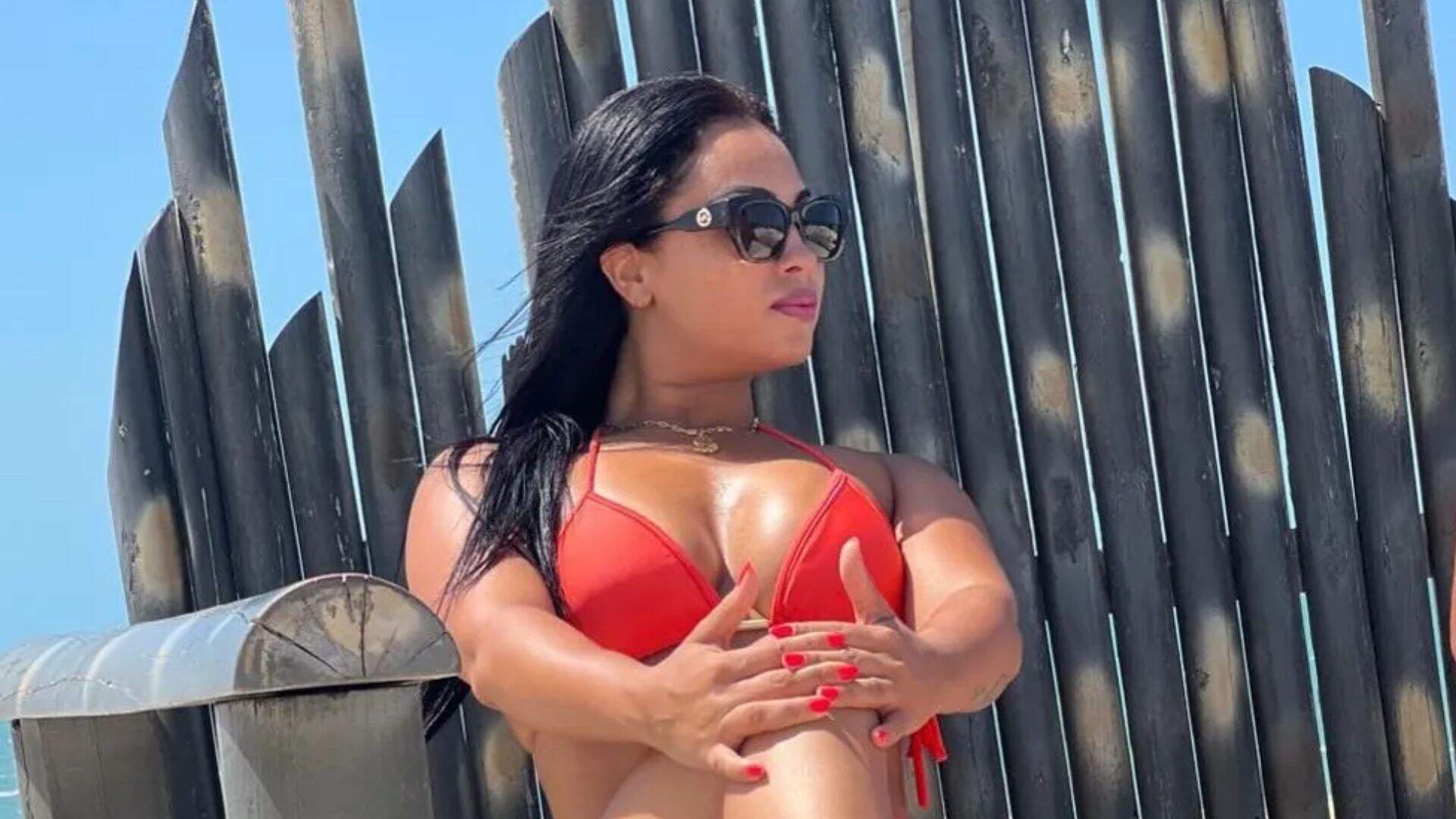 Mãe de MC Ryan vira assunto com fotos de biquíni PP e funkeiro reage - Metropolitana FM