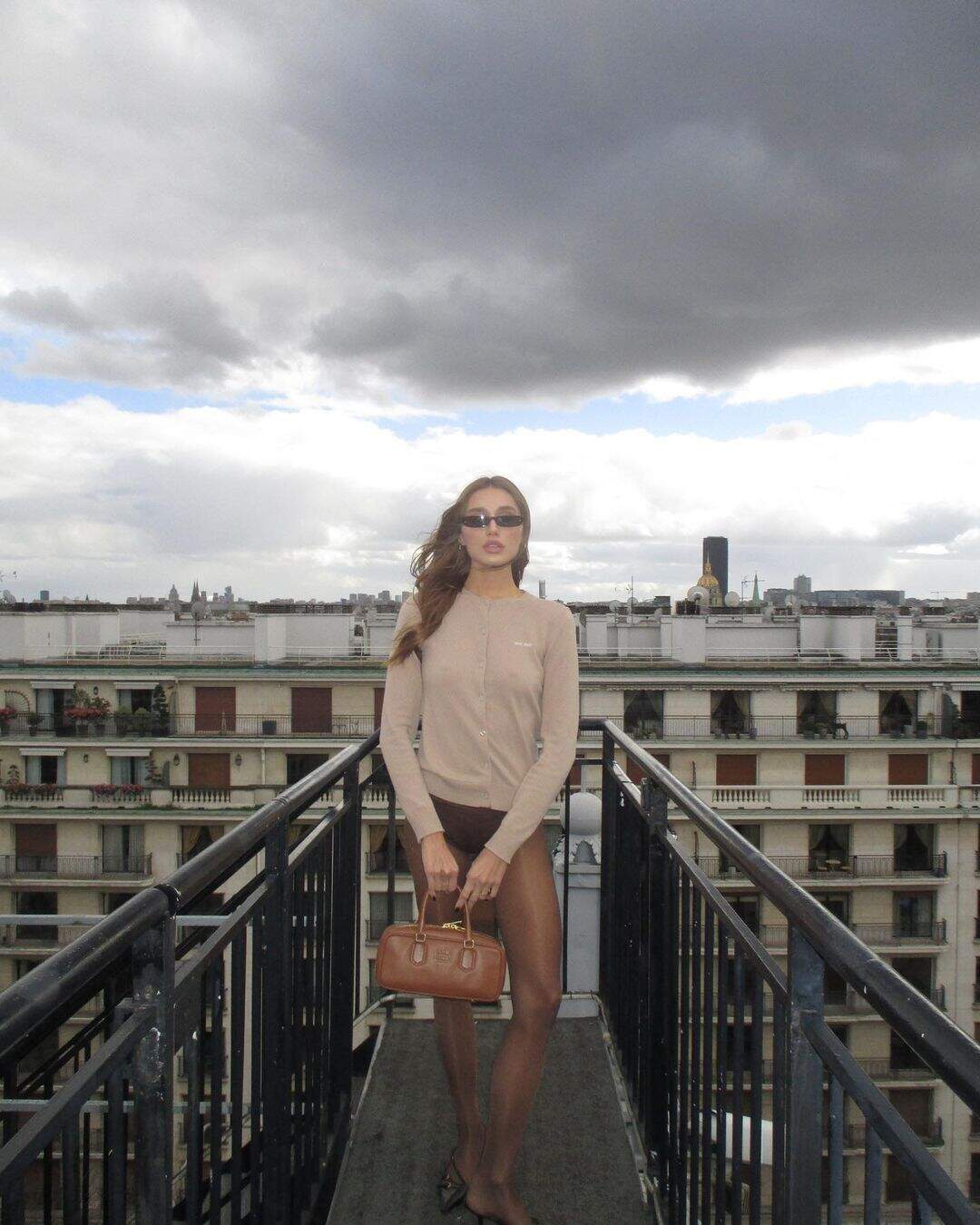 Sasha usa look com calcinha à mostra na Semana de Moda de Paris (Foto: Reprodução/Instagram)