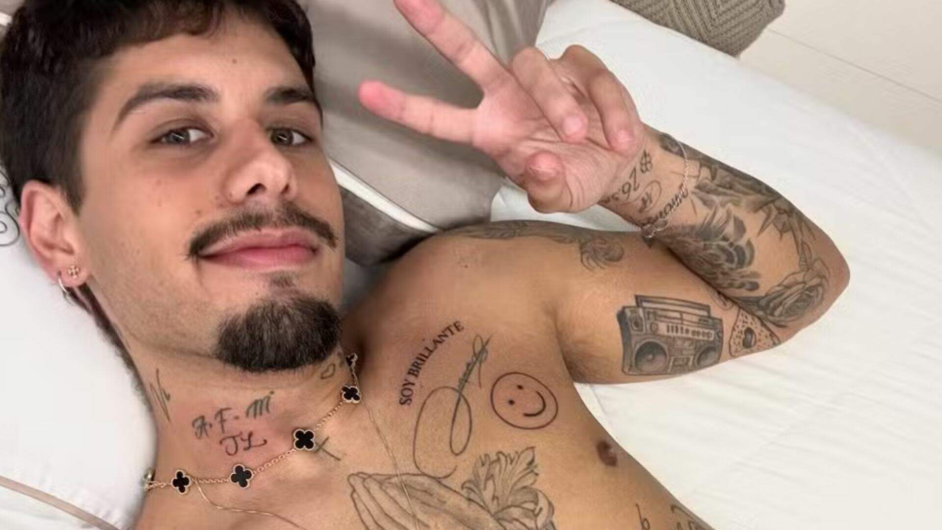 Zé Felipe completa tatuagem no pescoço com homenagem ao filho; veja o novo desenho - Metropolitana FM