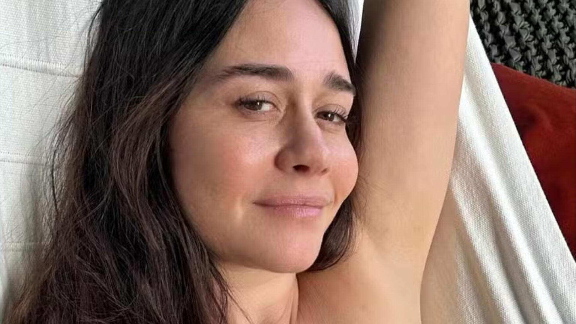 Alessandra Negrini mostra vídeo íntimo de depilação e chama a atenção no Instagram