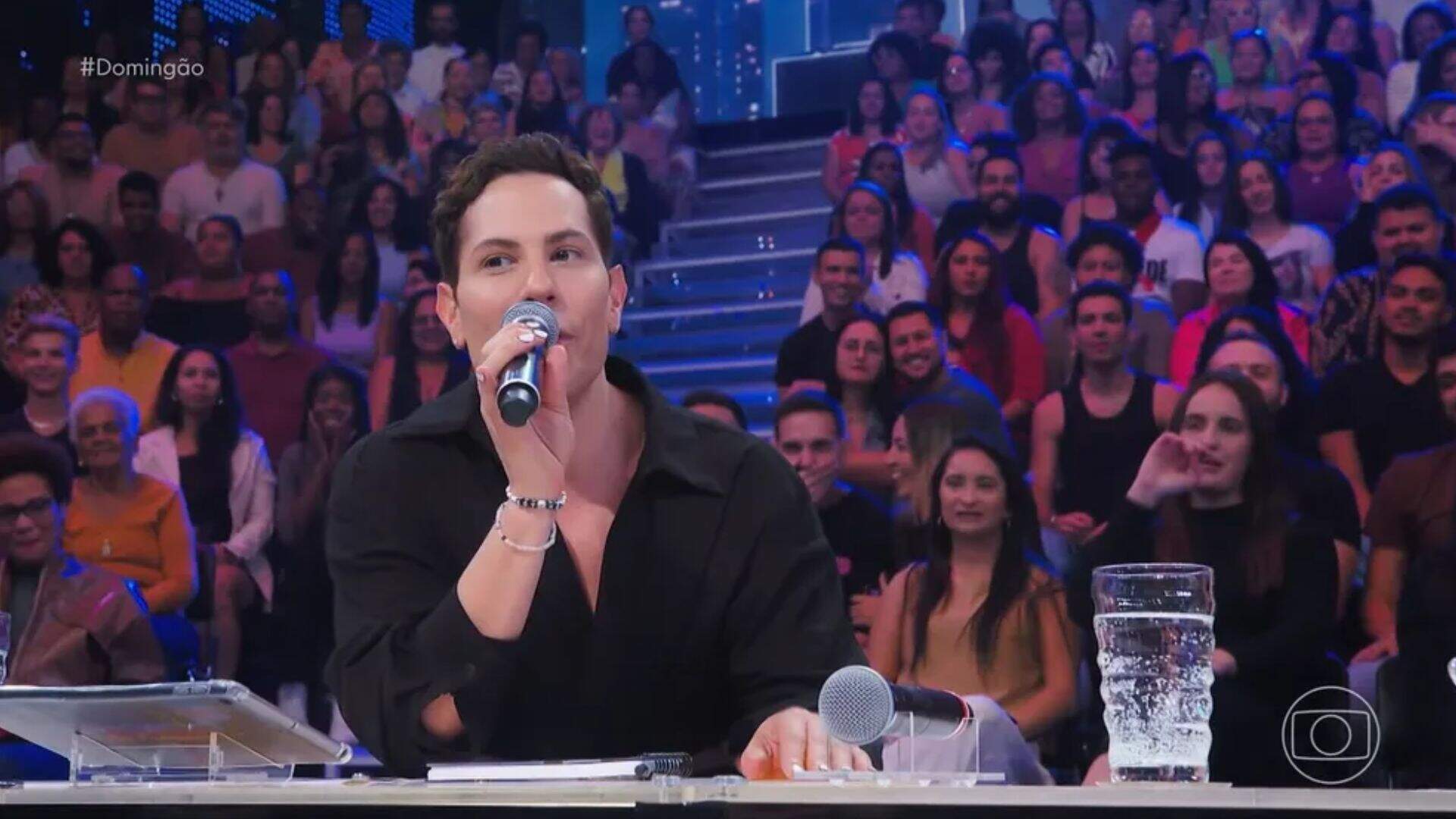 No Domingão, Christian Chávez fala sobre o processo de aceitação da sexualidade - Metropolitana FM