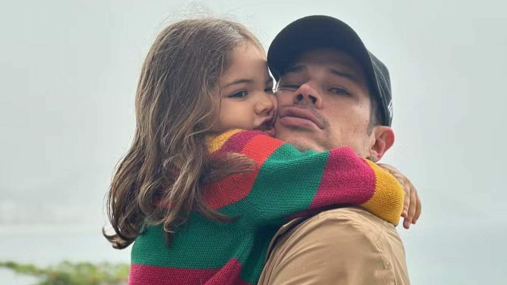 A melhor versão! José Loreto celebra aniversário com fotos ao lado da filha - Metropolitana FM