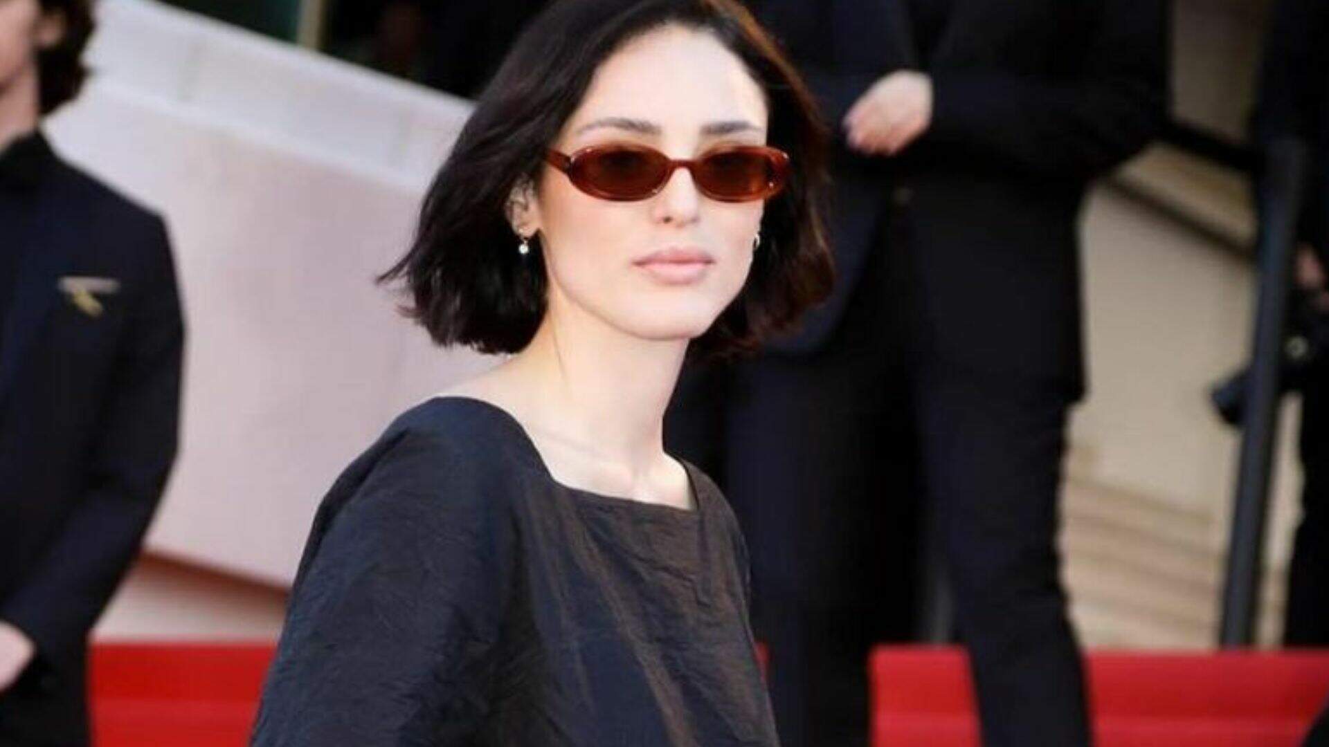 Festival de Cannes 2024: Isabelle Drummond estreia novo visual no tapete vermelho do evento