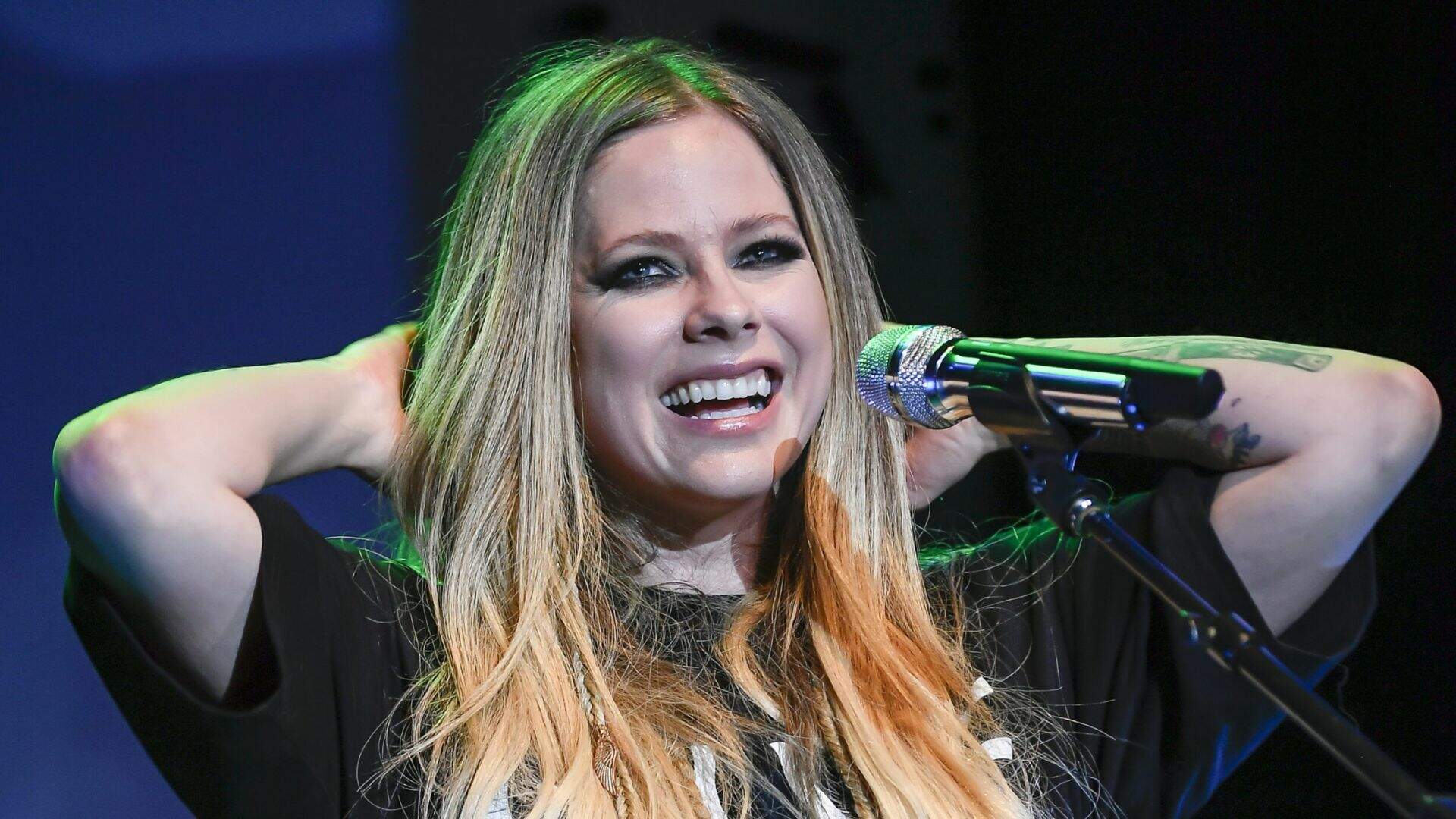 Pela primeira vez, Avril Lavigne fala sobre a teoria que teria morrido e sido substituída