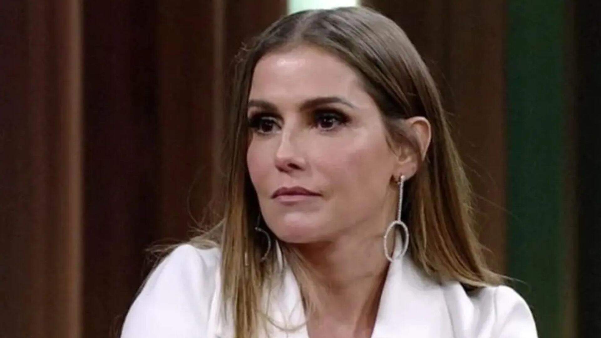 Após ser acusada de ‘só falar de sexo’, Deborah Secco solta o verbo e rebate - Metropolitana FM