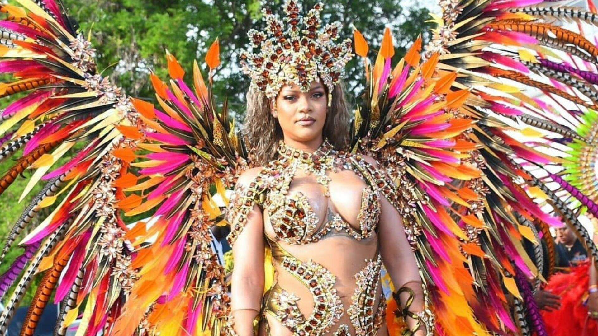 Rihanna desfila no carnaval de Barbados e rouba a cena; veja fotos e vídeos