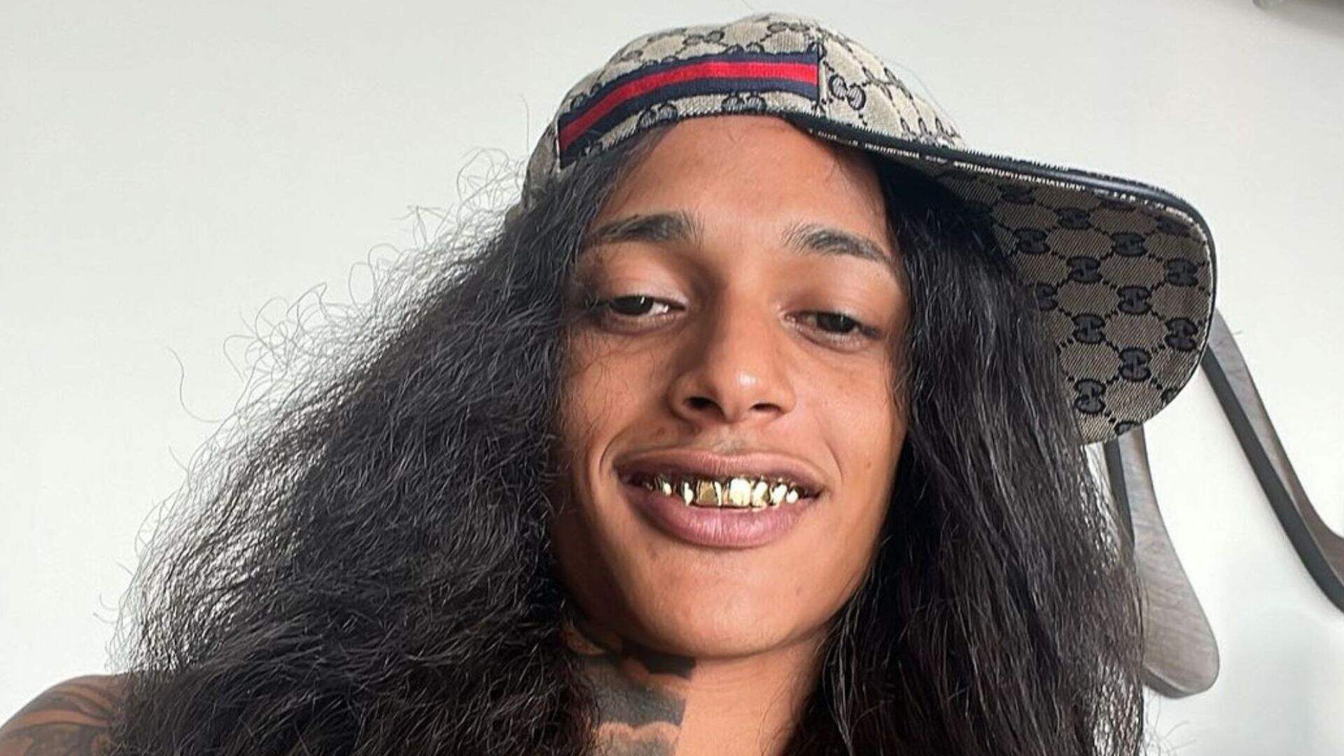 Cantor de trap Oruam volta a citar polêmica envolvendo cuspe em pessoa durante show - Metropolitana FM