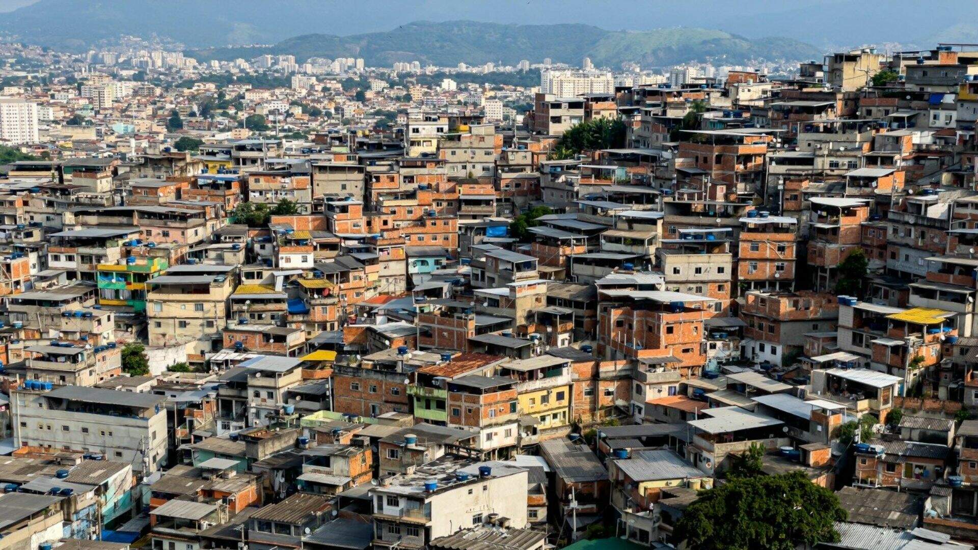 Equipe do SBT enfrente tiroteio no Rio de Janeiro e quase vira alvo - Metropolitana FM