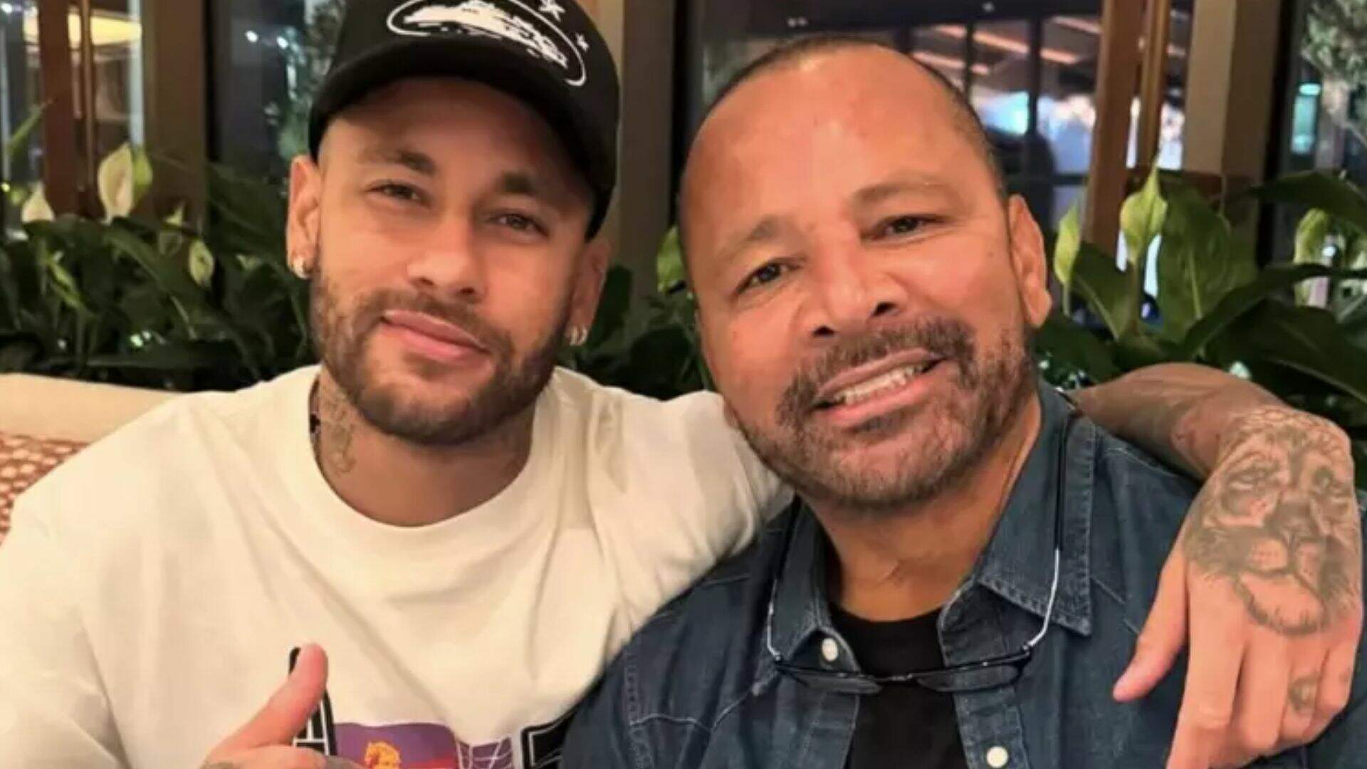 Pai de Neymar Jr. nega ter oferecido dinheiro para evitar exposição do jogador