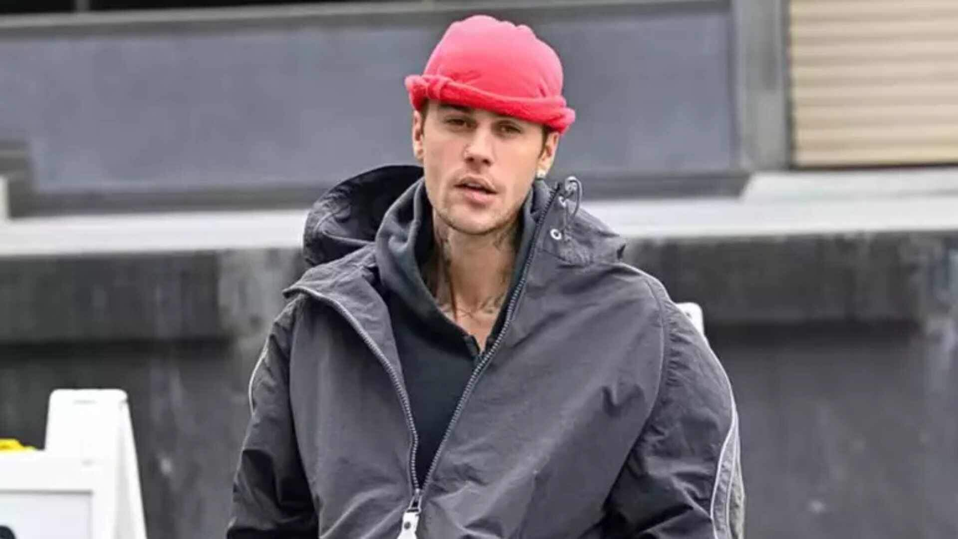 Justin Bieber denuncia perseguição de paparazzis em live e preocupa fãs