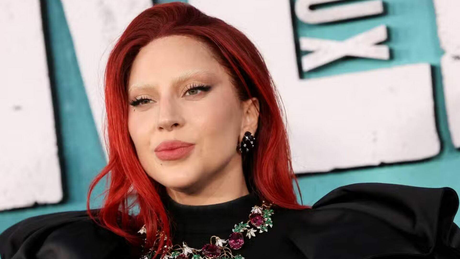 Mulher se irrita ao esperar Lady Gaga no Rio de Janeiro e dispara: “Nem deu um tchau”