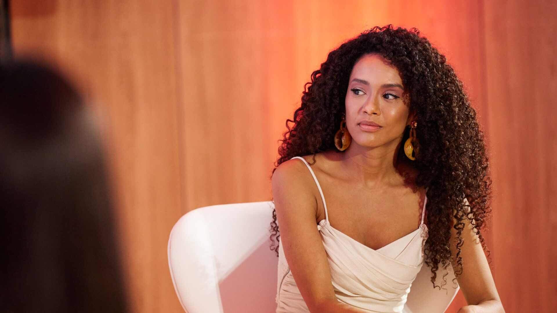 Taís Araujo vive “Raquel de Vale Tudo” na vida real ao conhecer vendedora de sanduíches na praia