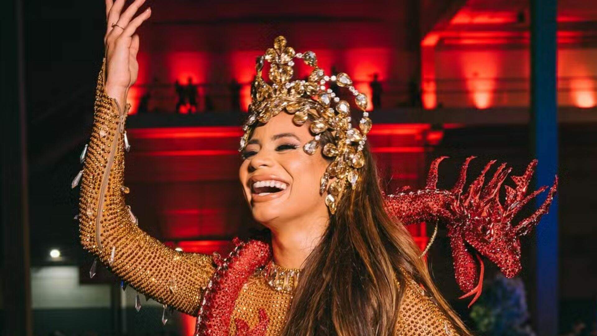 Lexa é apresentada como madrinha de bateria da Dragões da Real