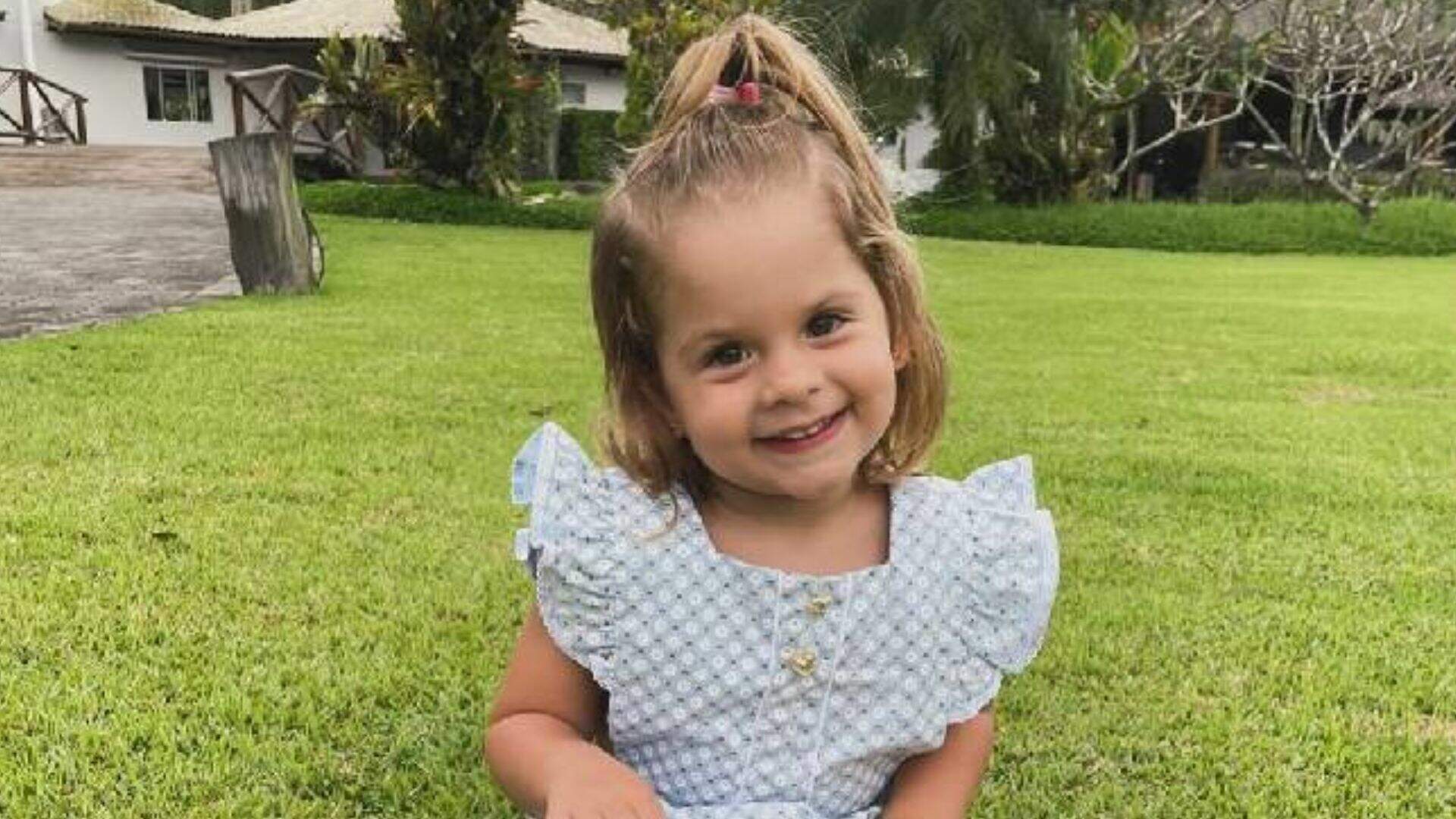 Filha de Virginia, Maria Flor, afirma que tirou fotos com fãs em uma lanchonete