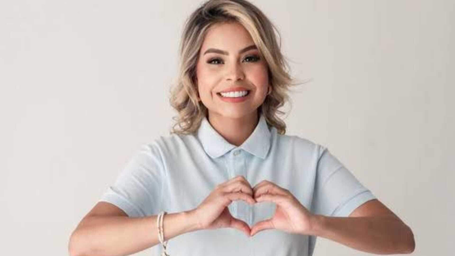 Prefeita de Marituba é criticada por vídeo de biquíni e se posiciona