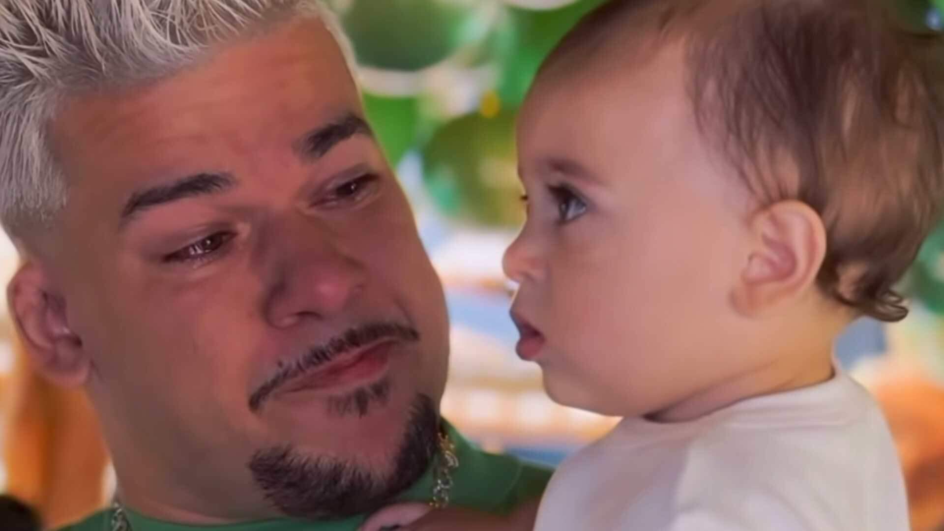 Buarque celebra 1 ano do filho Kaleb e se emociona ao chegar à festa