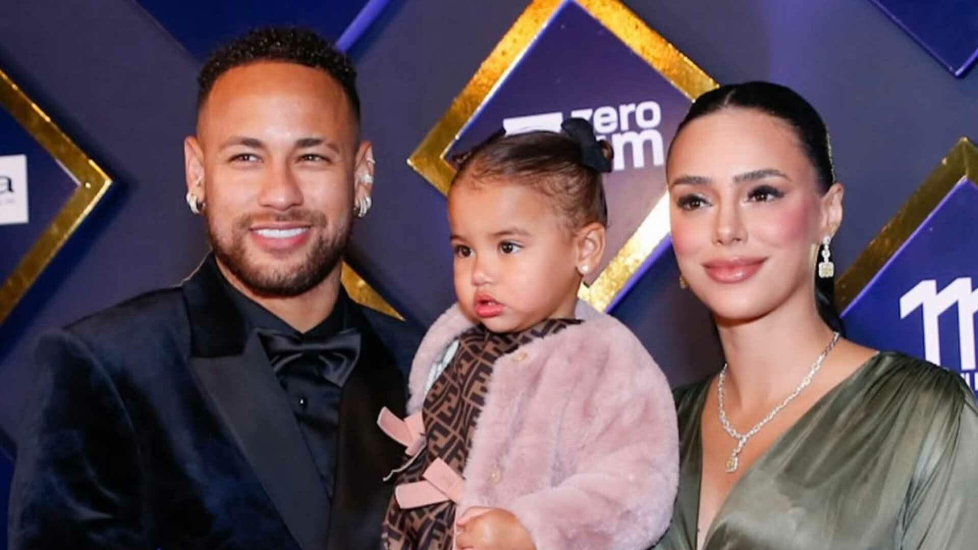 Neymar Jr. atrai os holofotes em leilão beneficente ao lado de Bruna Biancardi e Mavie