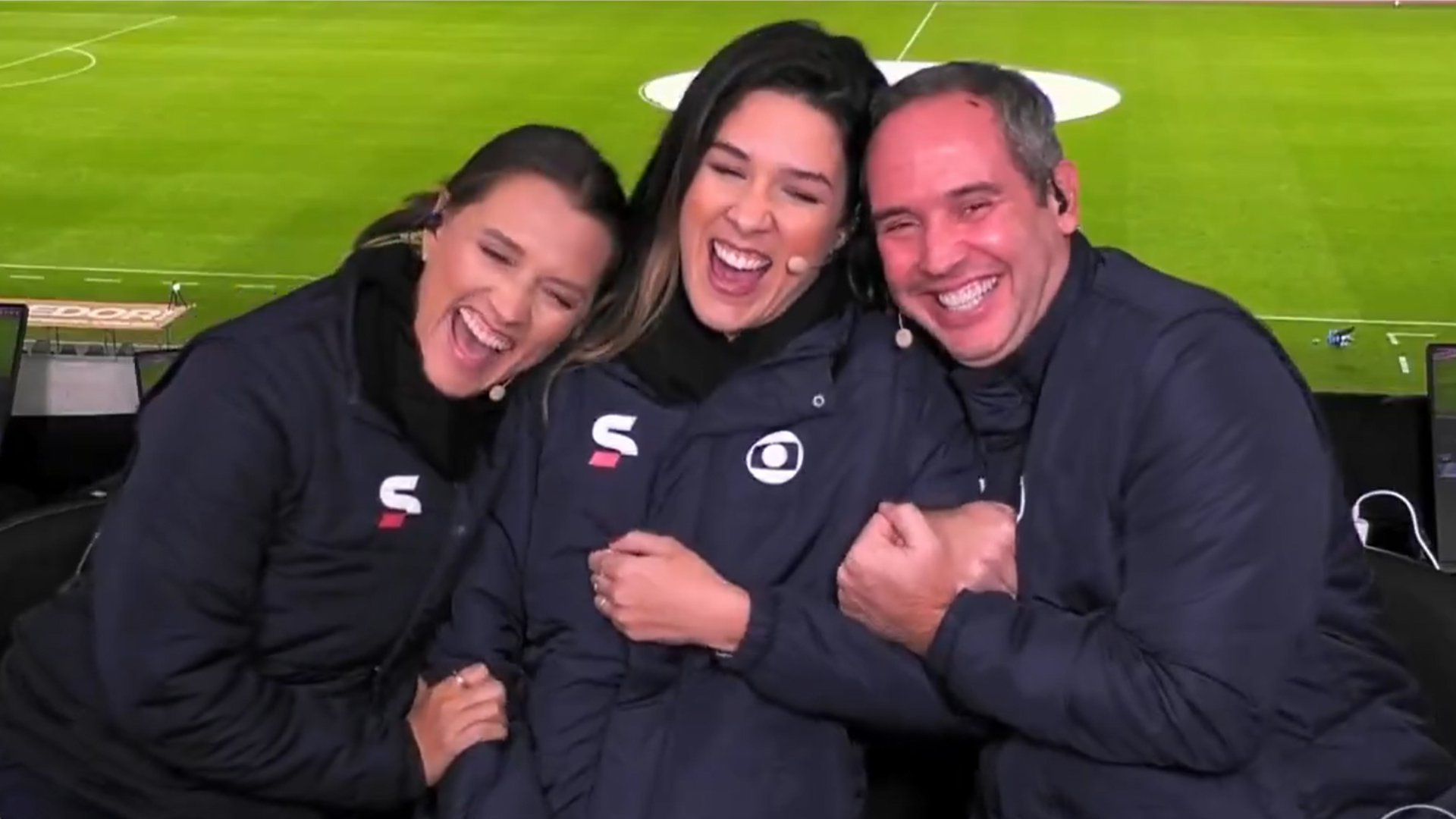 Renata Silveira anuncia gravidez durante o intervalo de São Paulo x Vasco